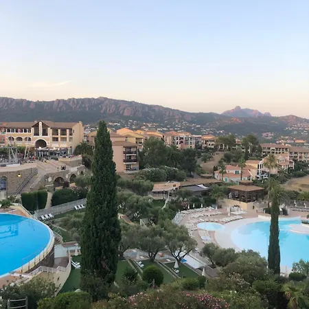 Appartement Cap Esterel Pessy 4 Personnes Avec Magnifique Vue Piscines Et Massif De L Esterel