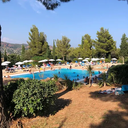 Cap Esterel Pessy 4 Personnes Avec Magnifique Vue Piscines Et Massif De L Esterel Appartement Saint-Raphaël