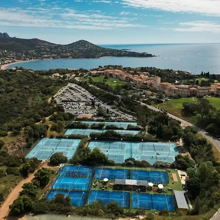 Cap Esterel Pessy 4 Personnes Avec Magnifique Vue Piscines Et Massif De L Esterel Appartement