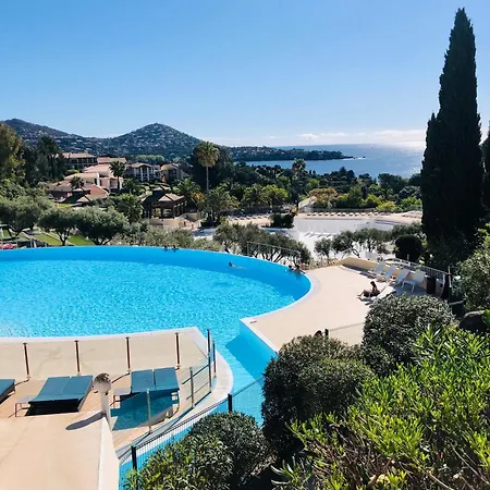 Cap Esterel Pessy 4 Personnes Avec Magnifique Vue Piscines Et Massif De L Esterel Appartement Saint-Raphaël