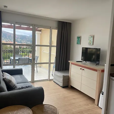 Appartement Cap Esterel Pessy 4 Personnes Avec Magnifique Vue Piscines Et Massif De L Esterel Saint-Raphaël